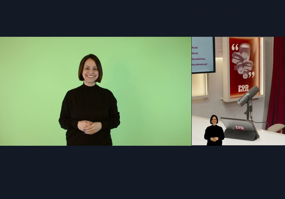 Imagem de uma transmissão online. No lado esquerdo, Vânia Santiago está de frente a um fundo verde. 

Ela tem cabelos castanhos na altura da orelha e está sorrindo alegremente. 

Usa blusa preta de manga longa.

As mãos estão juntas na altura do tórax e as unhas estão pintadas de azul.

Do lado direito, há o cenário do podcast PodDelas: acima de uma mesa branca, há um microfone e um tablet com a logo do podcast. Na parede, um quadro com imagens de cinco bocas abertas e o título PodDelas.